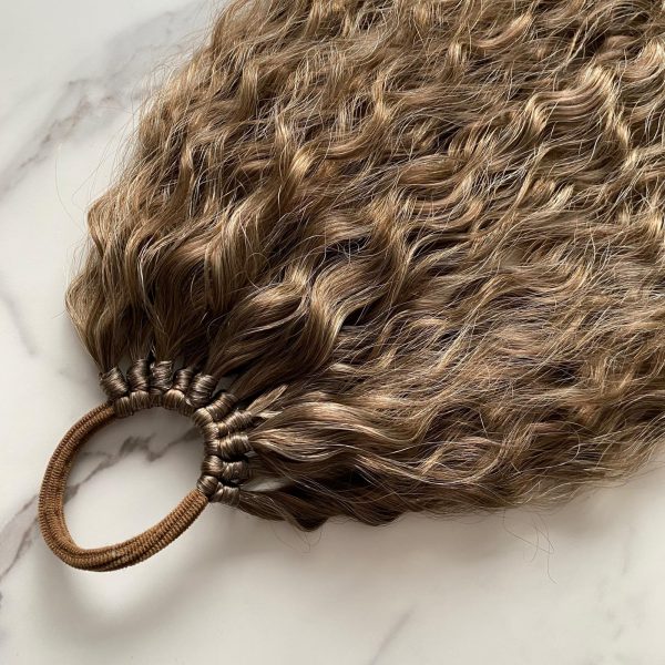MEDIUM BRONDIE Curly Ponytail on elastic band 22inch - Image 9